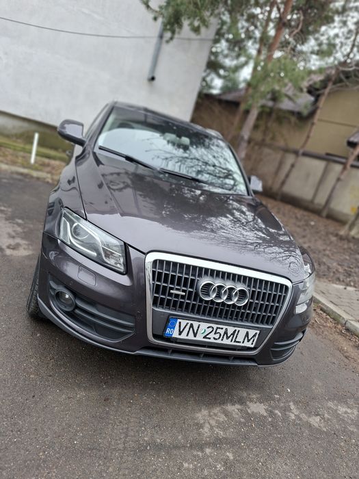 Vând Q 5,amul 2010