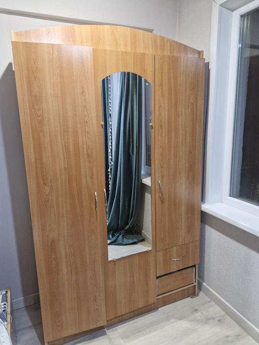 Продам спальный гарнитур