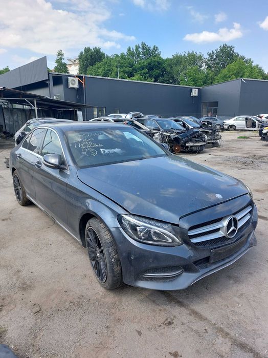 На Части: Mercedes-Benz W205 C220 CDI 170 к.с. SPORT ПАКЕТ