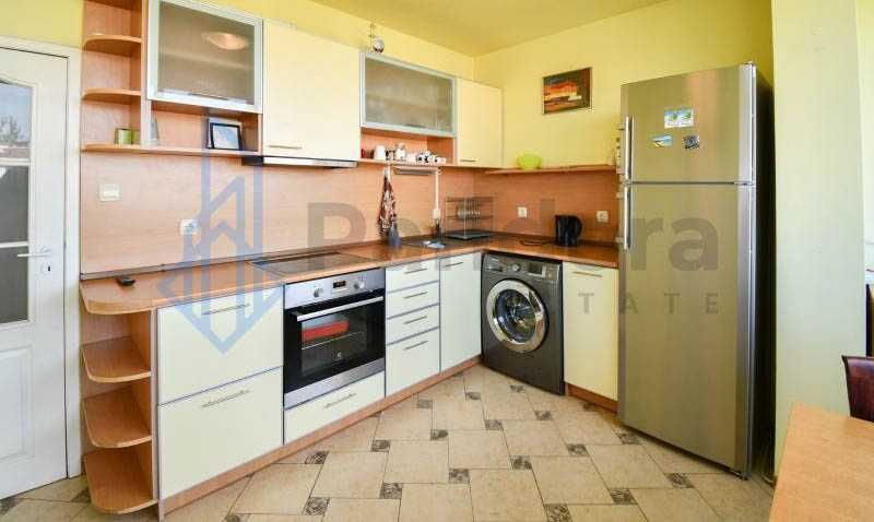 Дава се под наем Двустаен апартамент в София, Лозенец - 83 кв.м за 450 € - Снимка #2