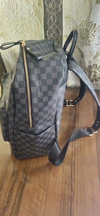 Продаю стильный рюкзак