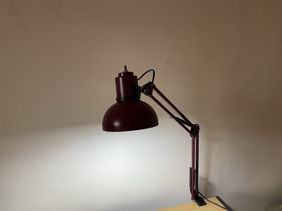 Продается настолная лампа