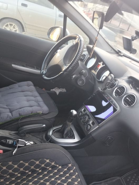 Продам автомобиль Пежо 308