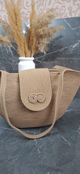 Продам сумочку-ручной работы.