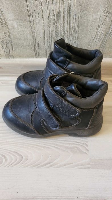 Нови кожени ботички