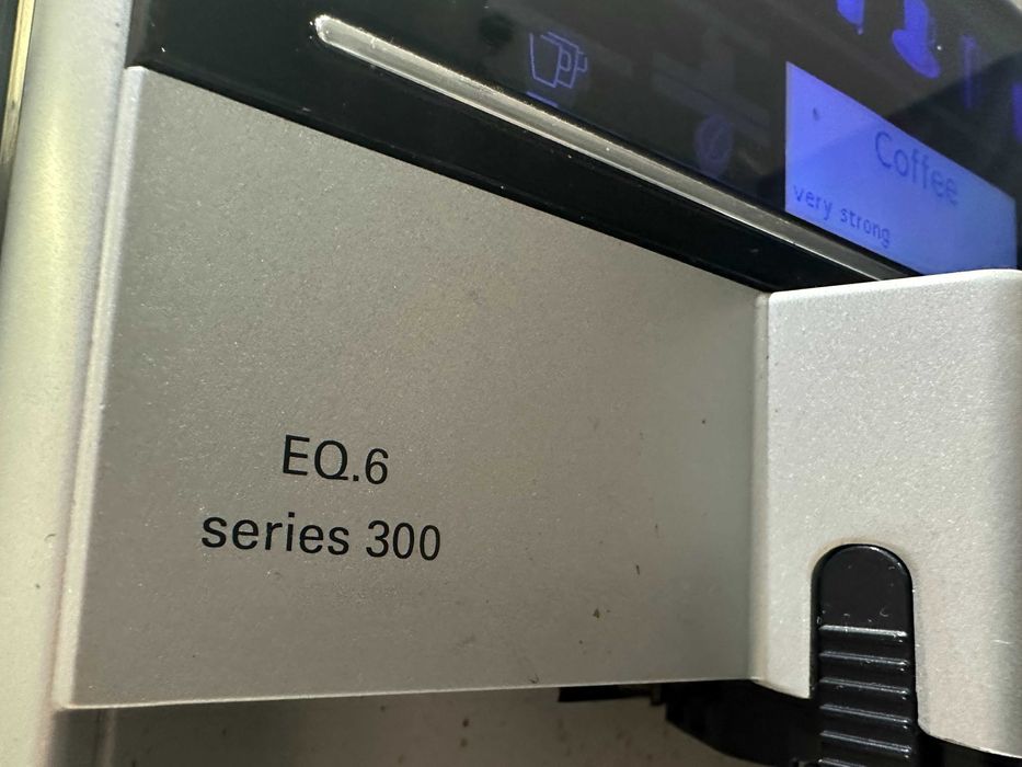 Кафемашина кафеавтомат каферобот Siemens EQ.6 Siemens EQ6-series 300