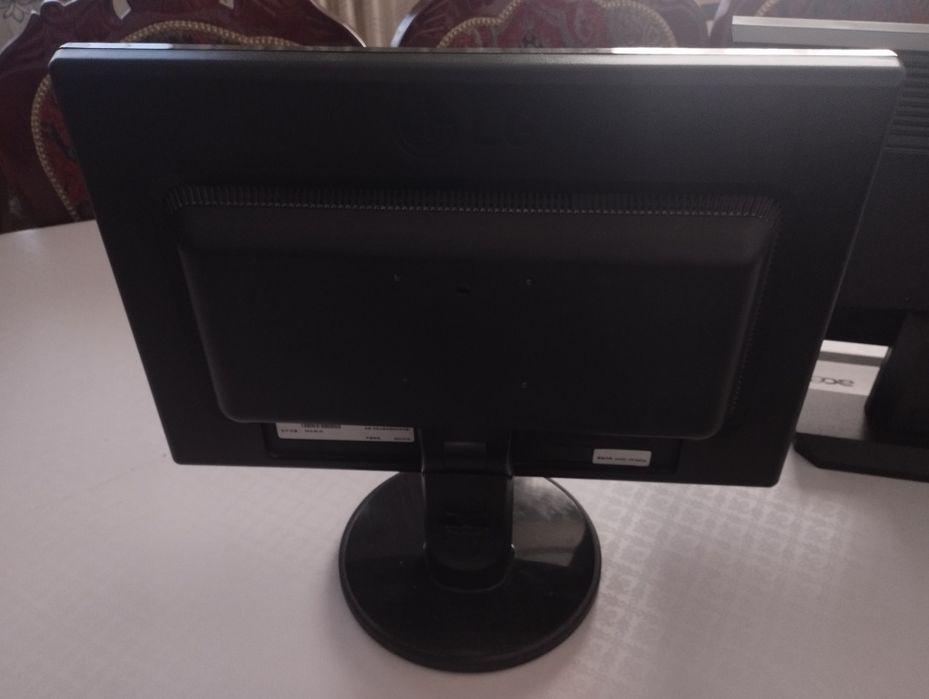 Мониторы, LG и Acer