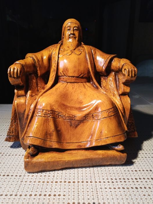 Подарочные статуэтки.