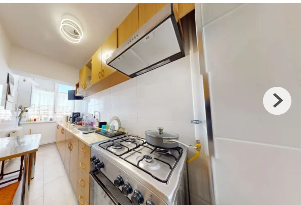 Vând garsonieră confort