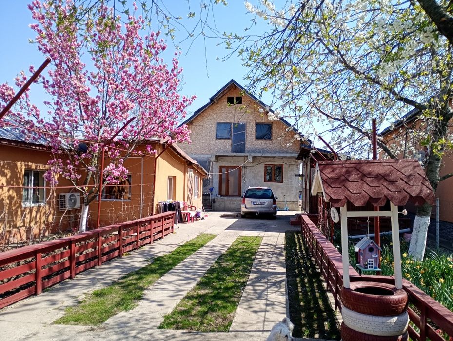2 corpuri casa in Brătășanca Prahova