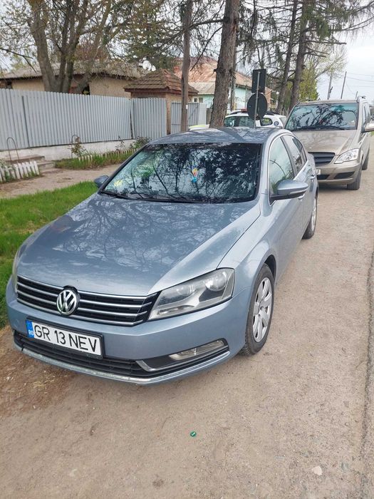 Vând Volkswagen Passat