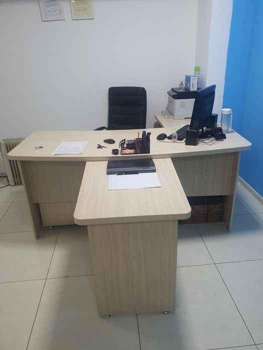 Of is uchun stol soul va kreslo sotiladi