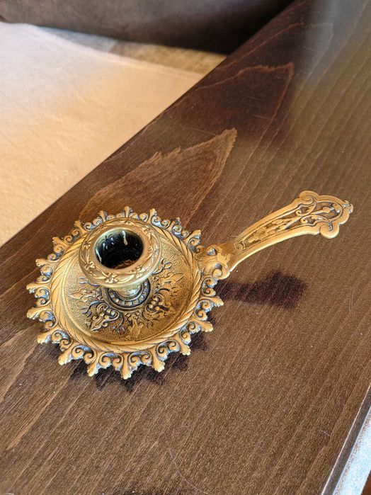 Малък бронзов свещник