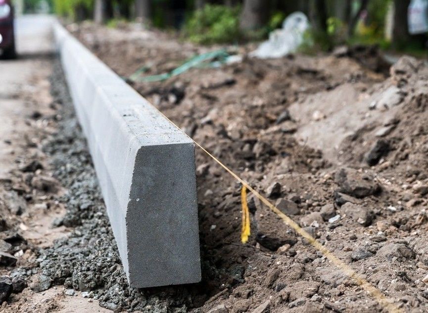 Укладка брусчатки и все комплектующие: поребрик, бордюр, плитка и др