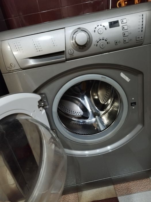Петалня Ariston Hotpoint