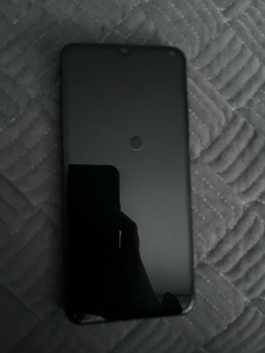 Продам телефон Vivo 1915 Y20