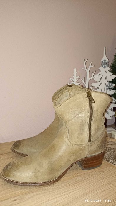 Дамски боти FRYE