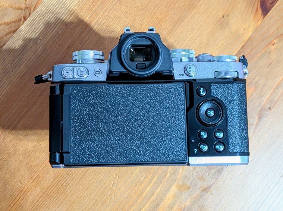 Aparat Foto Mirrorless Nikon Z fc Kit Obiectiv DX 16-50mm f/3.5-6.3 VR