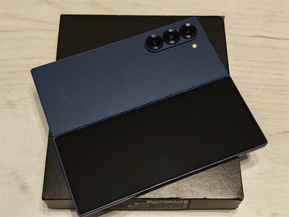 Отличен Samsung Galaxy Z Fold 6 256 GB