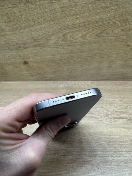 iPhone 16 PRO 256Gb Natural titanium 93% batery life