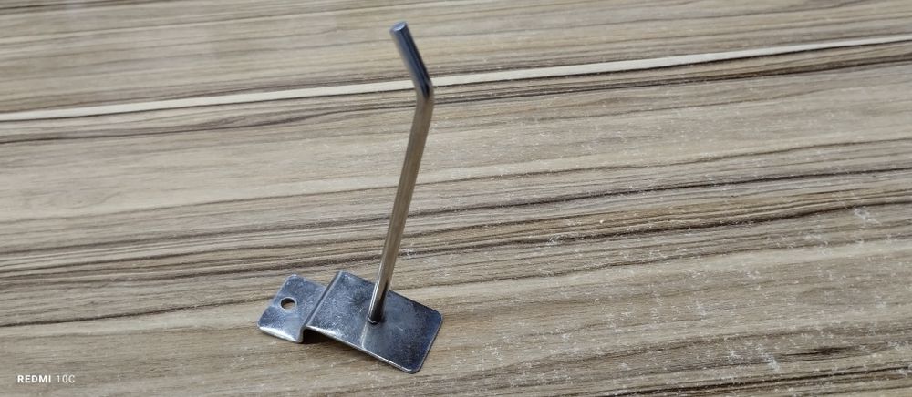 Продам крючкий витринный