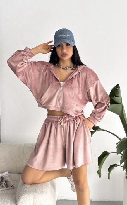 Дамски екип в розово