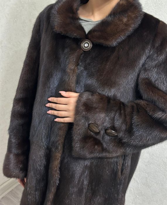 Продаётся норковая шуба