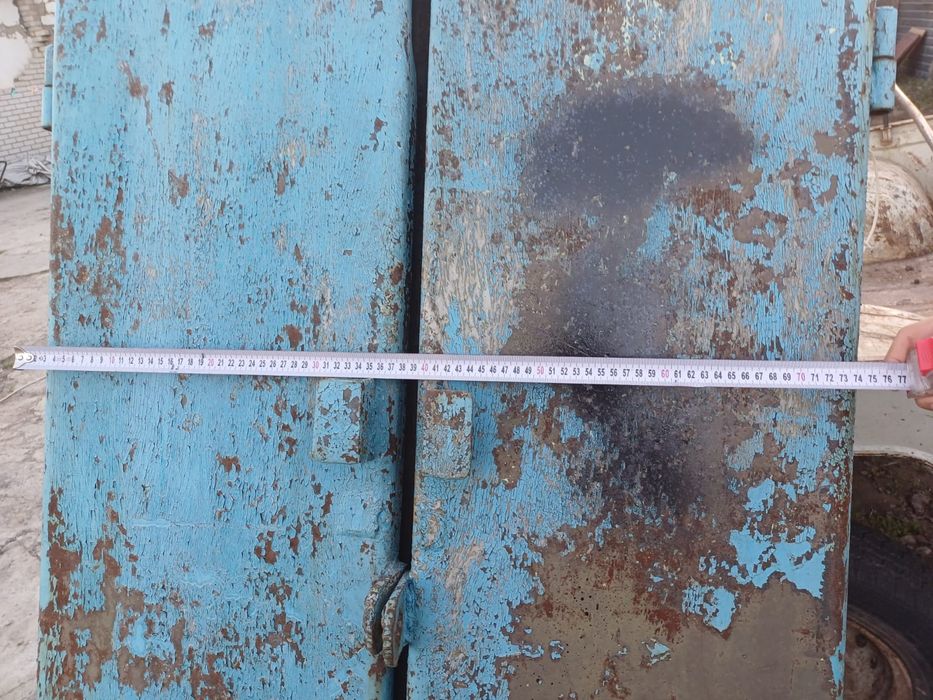 Продам сейф металлический