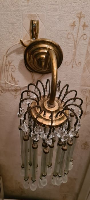 Продаётся люстра.