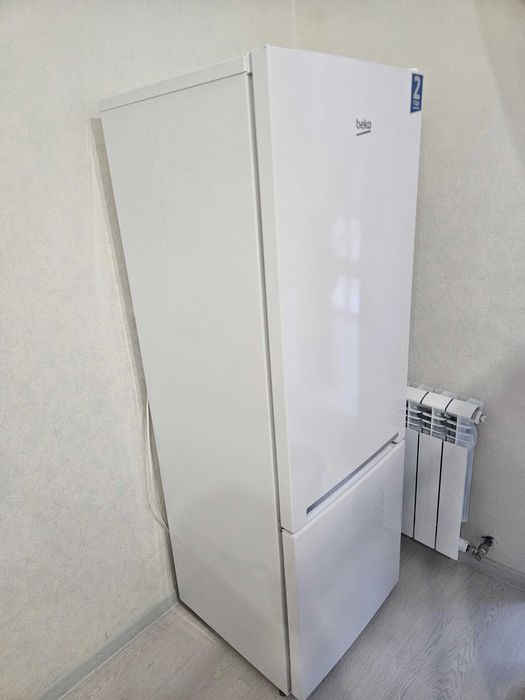 Холодильник продам срочно