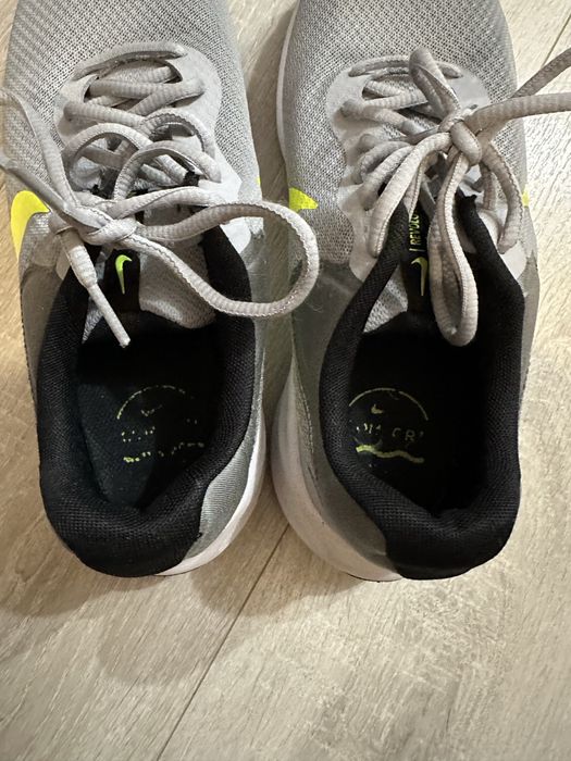 Adidasi Nike marimea 39