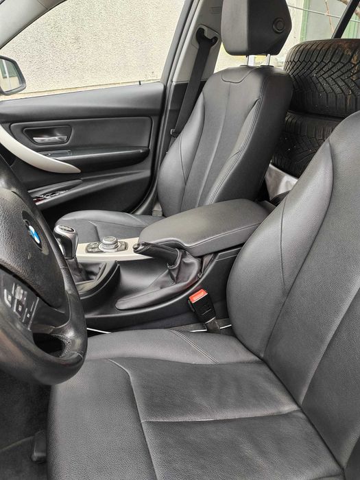 Vând BMW Seria 3- 318d Touring, Octombrie 2014,break