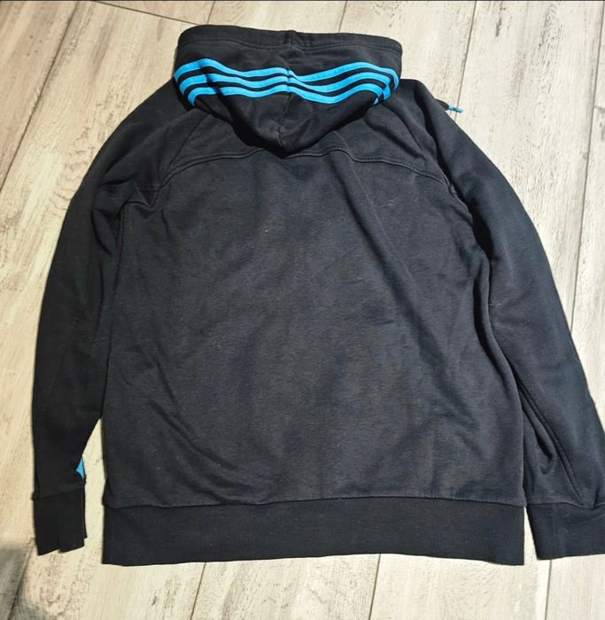 Adidas essentials суичър