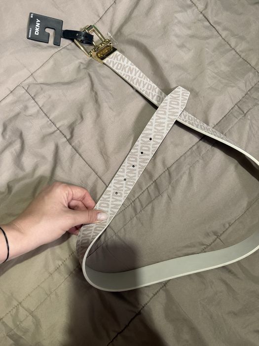 Колан DKNY с две лица