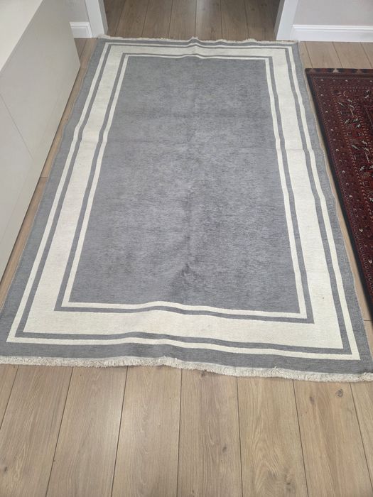 Продаётся Ковёр размер 1,5×2,5