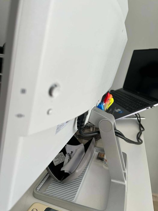 Монитор Леново 22 инча