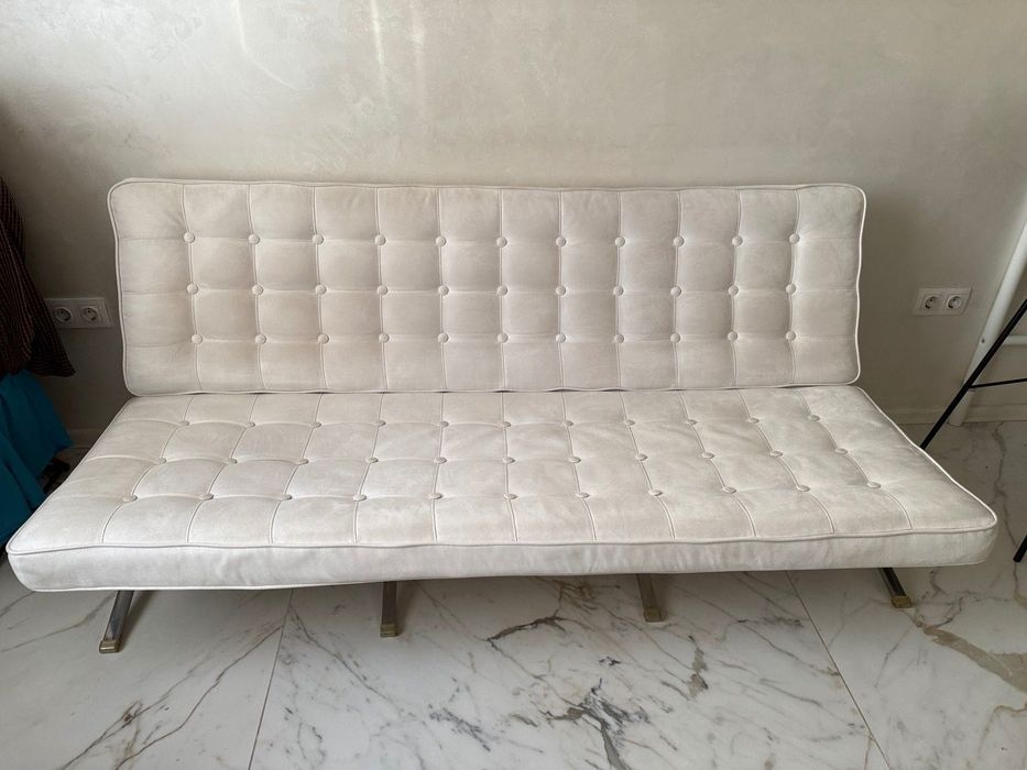 Диван, фотьойл и табуретка