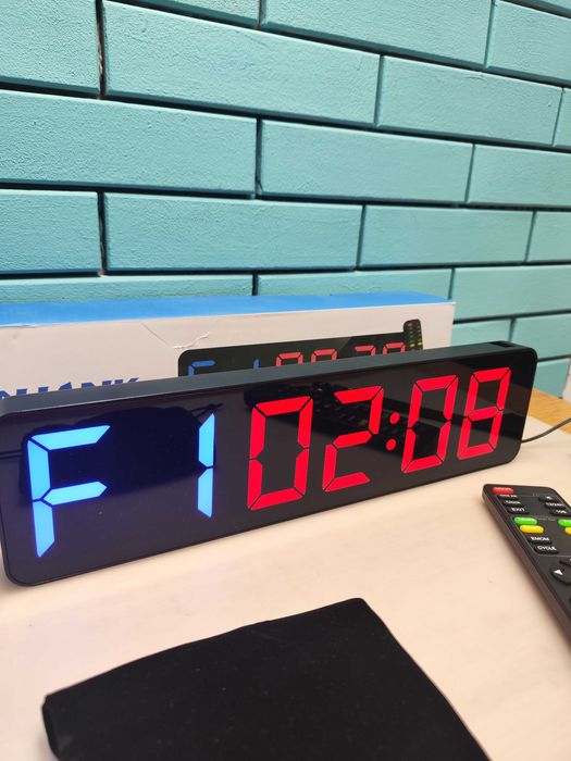 Gym Timer 15" – Дигитален LED стенен часовник с таймер и дистанционно