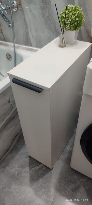 Продам тумбочку в ванну