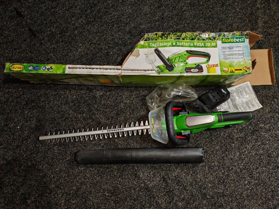 Foarfecă electrica de tuns gard viu florabest fhsa 20 a1