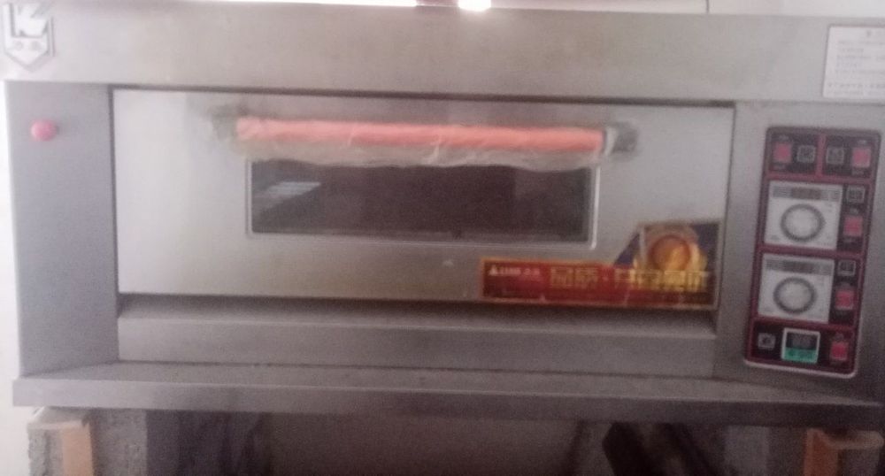 Бухонка пишириш печи сотилади