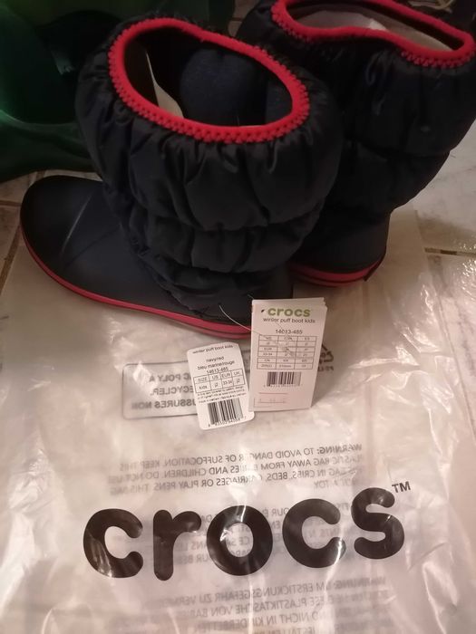 Олекотени апрески Crocs