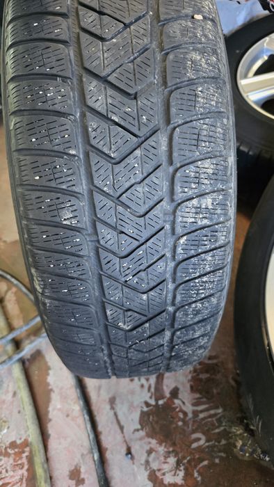 Anvelope iarna 235 65 18