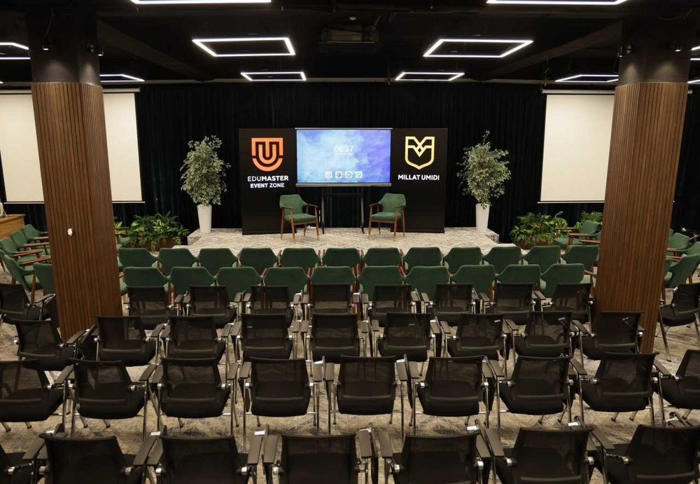Eventzone Premium-Аренда конференц залов до 200 чел. Техника включена