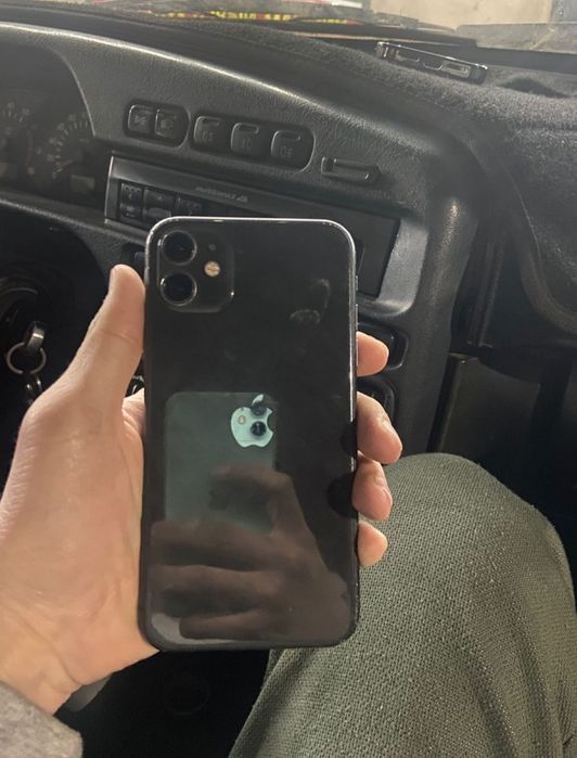 Срочно продам айфон 11 128г