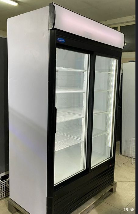 Продам витринный холодильник