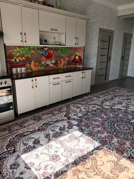 КОГОН Шахар ФАКЕЛДА 3хонали Уй сотилади.Пули йуклар безовта килмасин