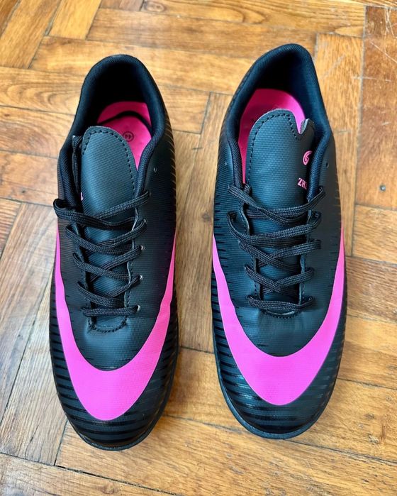 Ghete cu sireturi Fotbal