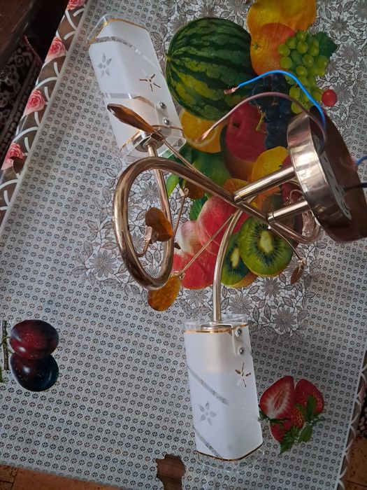 Продам люстру недорого