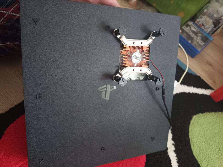 Playstation 4 pro modificat(nu face zgomot)